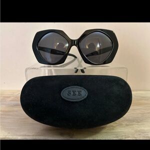 SEE Black Oversized Round Sunglasses with Thick Frames
